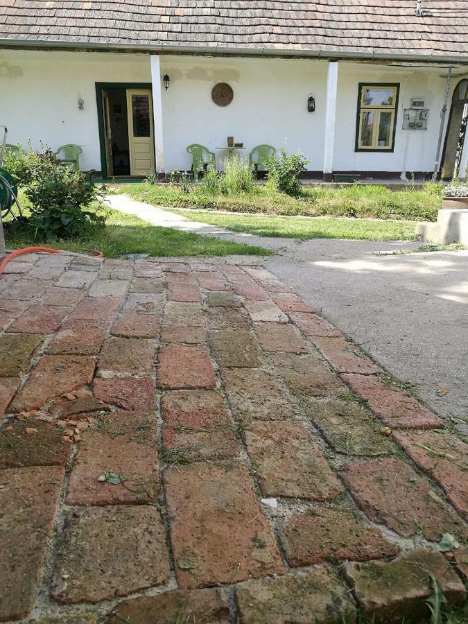 Отель Terez Haza Pazmand Экстерьер фото